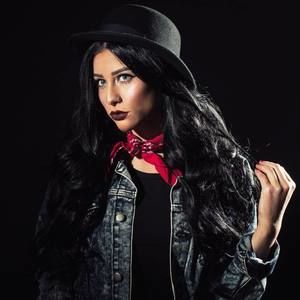 Meet your Posher, Ariana